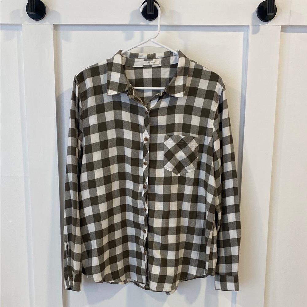 MAURICES army green plaid flannel shirt